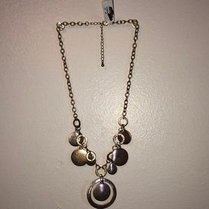Wornmedall gold circle necklace
